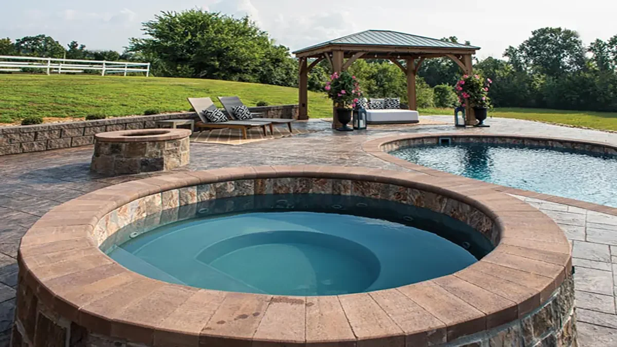 the sorrento round spa slide 2